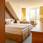 Seeblick Hotel 4*